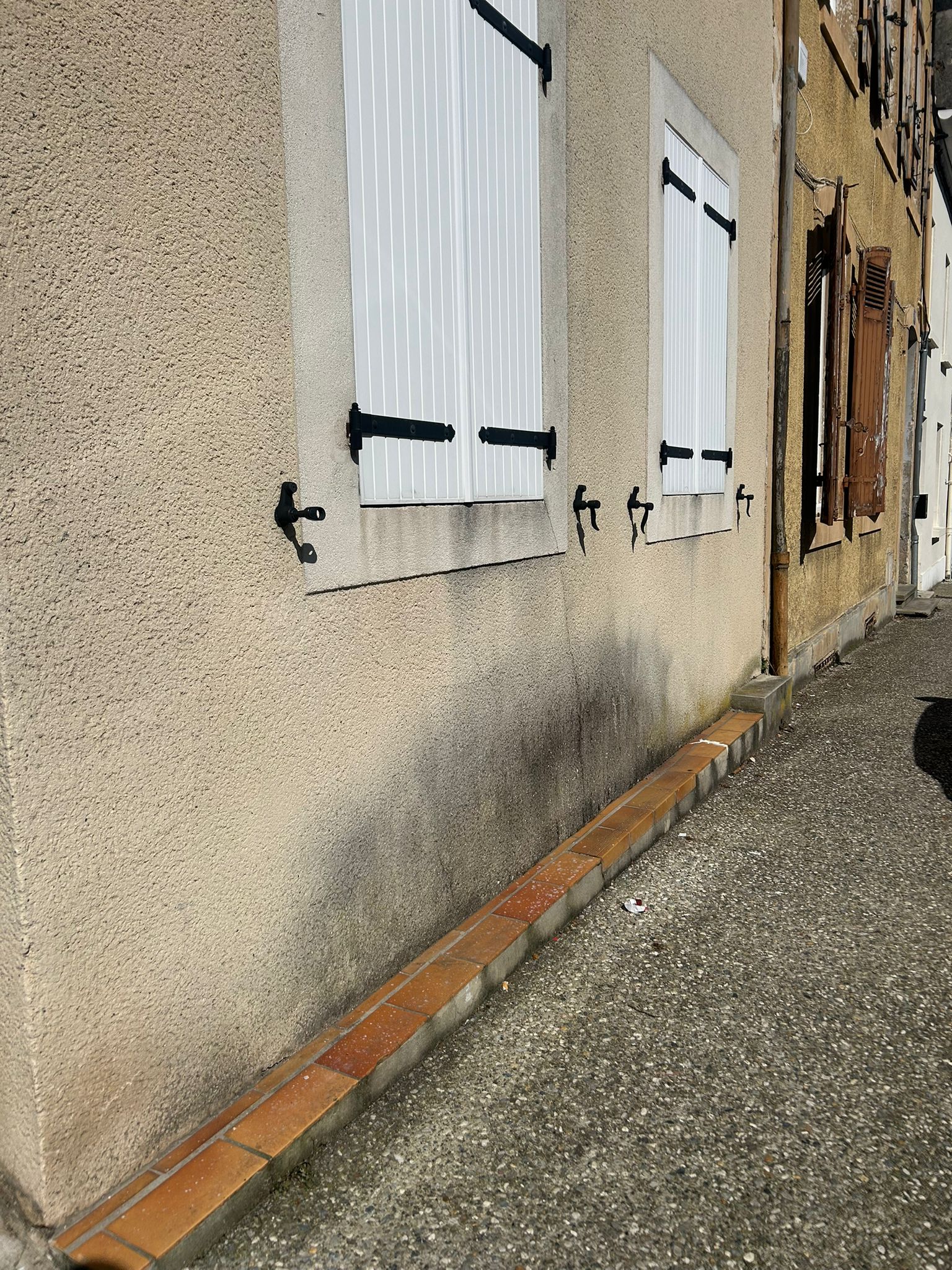 humidité murs - 5 signes qui doivent vous alerter