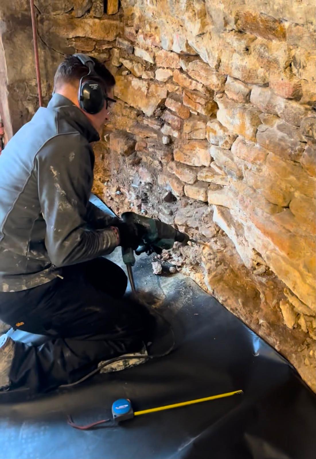 Traitement des remontées capillaires Charnay - Injection de résine